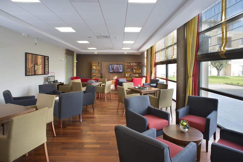 Domitys Les Cigales Du Luberon Aparthotel Cavaillon Exterior photo